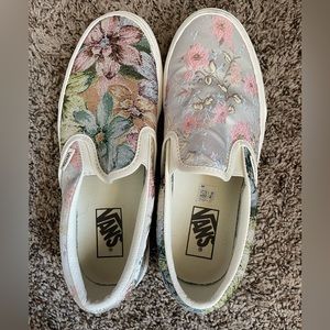 Vans women size 9. Hardly worn